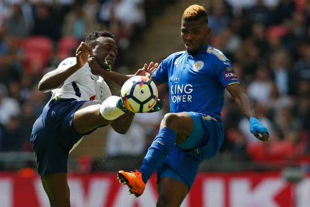 白足球並非 白足球並非