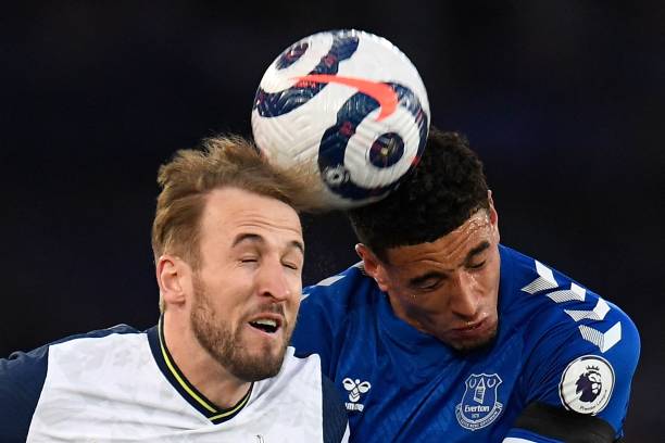 拜仁后卫戴 拜仁后卫戴